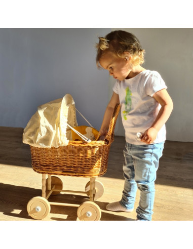 BERCEAU EN BOIS AVEC COUTVERTURE TRICOT 