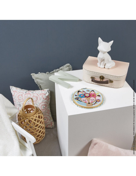 Tambour en feutrine et broderie