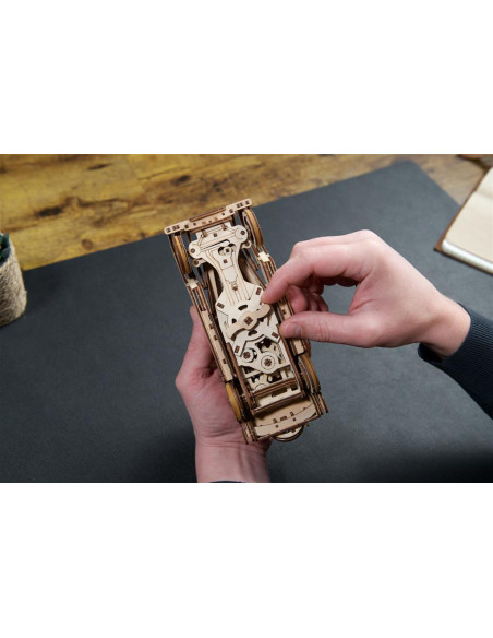 UGEARS Rapid Mouse - Voiture de sport mécanique en bois