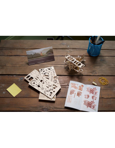 UGEARS Mini Biplan - Maquette aviation vintage en bois
