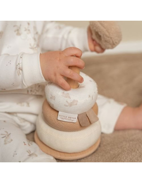 Lapin à empiler Baby Bunny : doudou et jeu éducatif