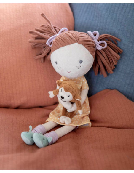 Poupée Sophia 35 cm : élégance et douceur