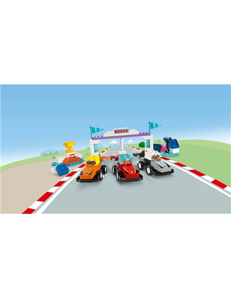 Voitures de course et pilotes F1 10445