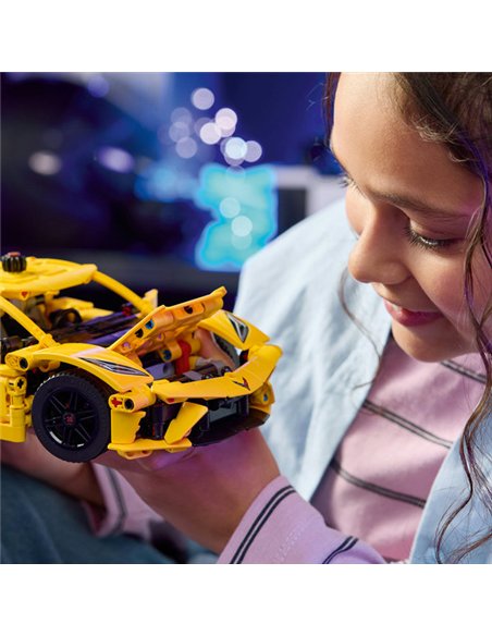 LEGO Technic Chevrolet Corvette C8 42205