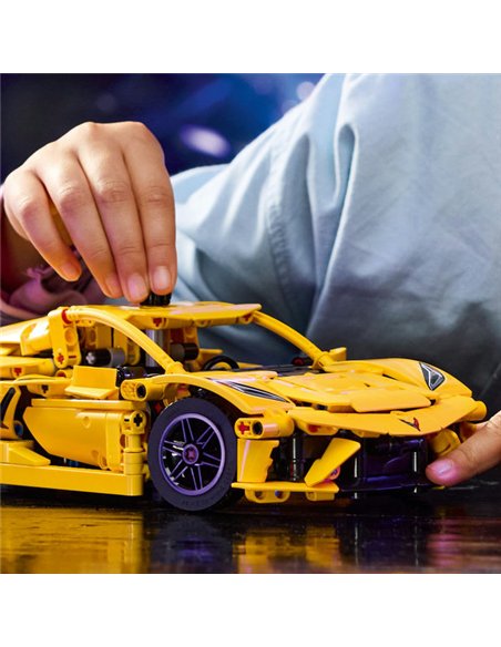 LEGO Technic Chevrolet Corvette C8 42205
