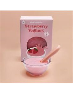 Tiny Harlow - Bol yaourt Fraise 2