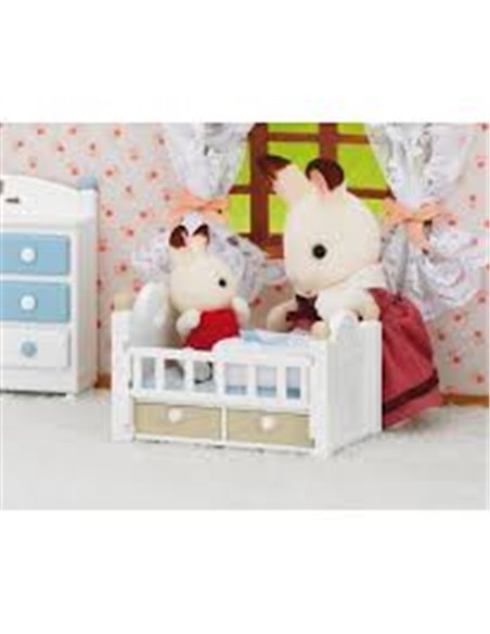 Sylvanian families - Le bébé lapin chocolat et lit